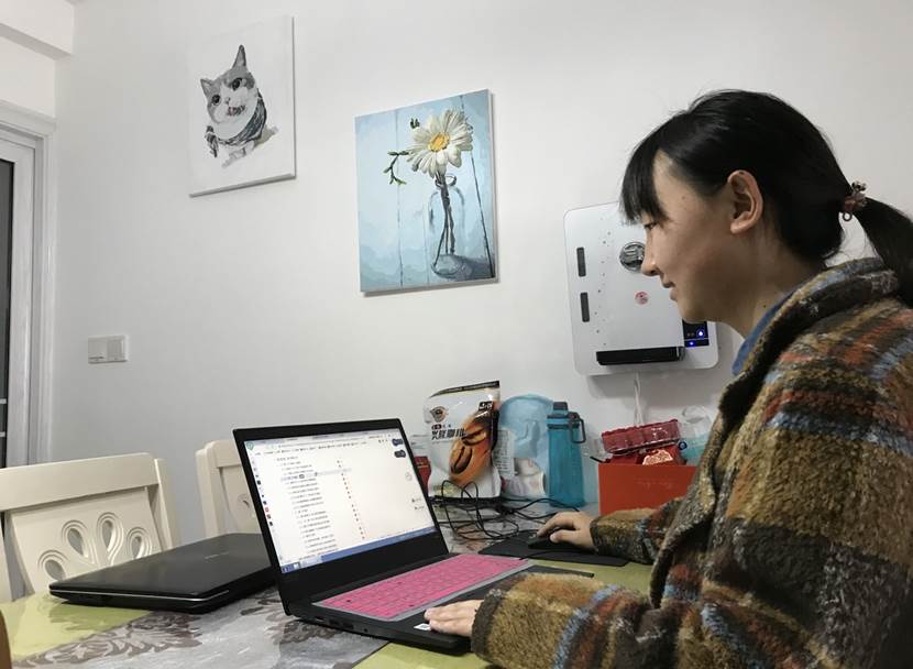 ../../思政素材/开展网络思政教育工作情况(贵州工业职业技术学院)/图片及链接/上课图片/周政.jpg