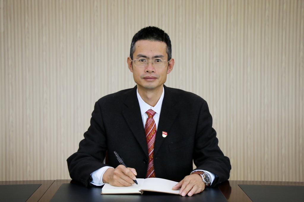 谢兵,男,汉族,中共党员.